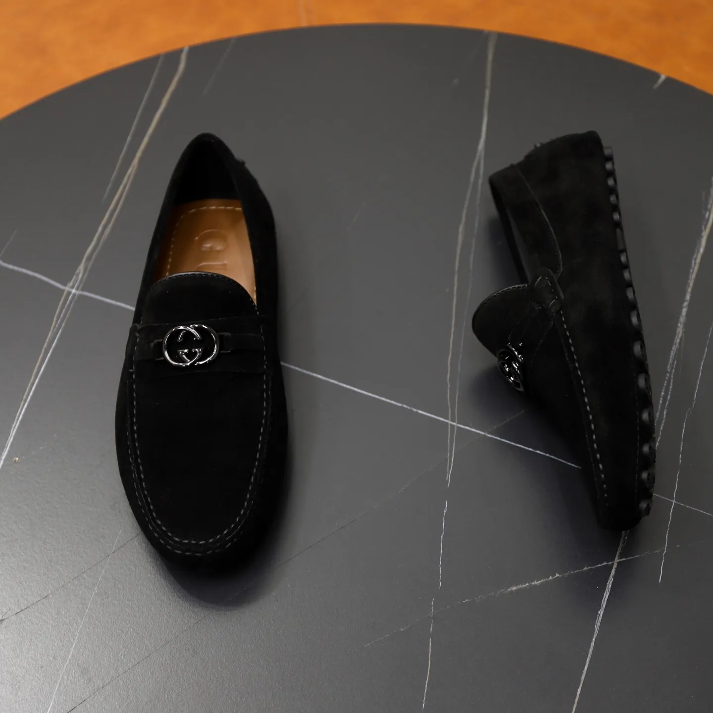 Ex-factory price: 460💰[GUCCI] Gucci ⚠️High-end men’s driving and pedal series ⚠️38-44 (customized for 45) ⚠️All original cowhide leather! Thick and soft! Made entirely of calfskin lining! Rubber sheet anti-slip beanie sole! Three-dimensional package technology! Fashionable and classic! Handicrafts! Original high quality! Feel free to compare!